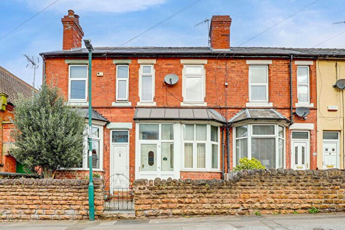 2 Bedroom Terraced House For Sale In Broomhill Road, Nottingham, NG6
