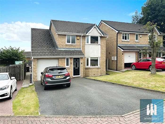 3 Bedroom Detached House For Sale In Gleneagles Way, Fixby, Huddersfield, HD2