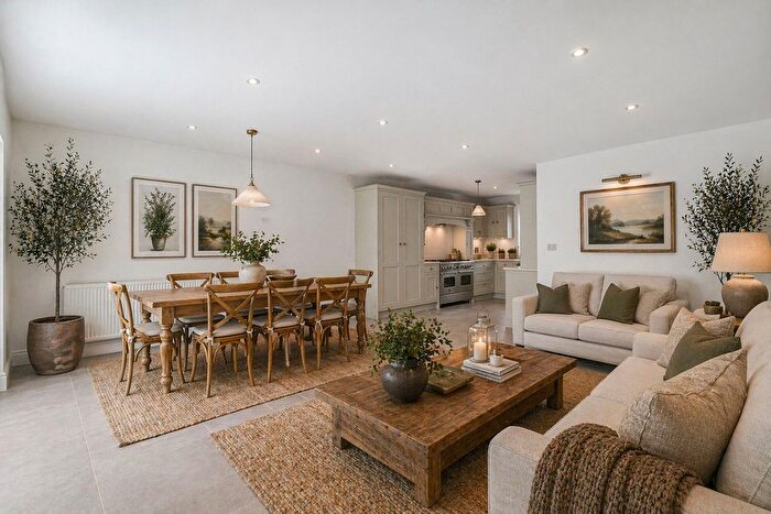 3 Bedroom Detached House For Sale In Ham Street, Richmond, TW10