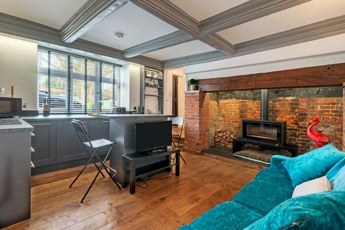 1 Bedroom Flat For Sale In Broadway House, High Street, Lamberhurst, Kent, TN3