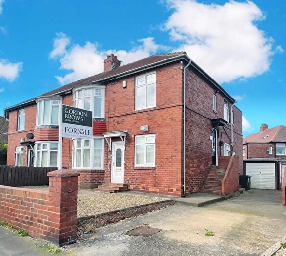 2 Bedroom Flat For Sale In Charnwood Gardens, Sheriff Hill, Gateshead, NE9