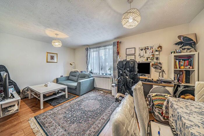 1 Bedroom Flat To Rent In Vicars Bridge Close, Alperton, Wembley, HA0