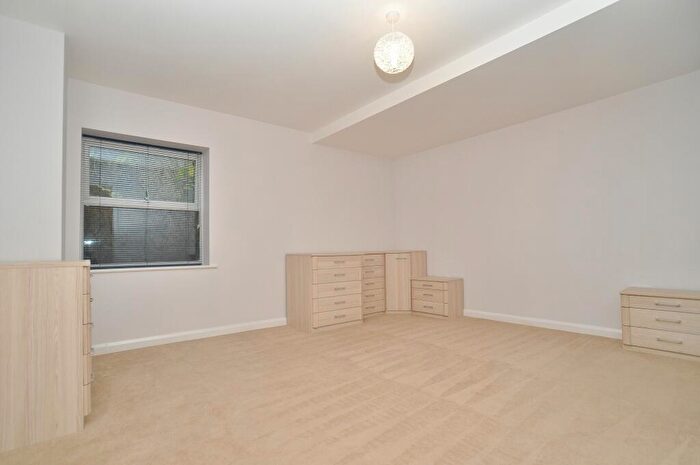 1 Bedroom Flat For Sale In Johnson Place, Walsworth Road, Hitchin, SG4