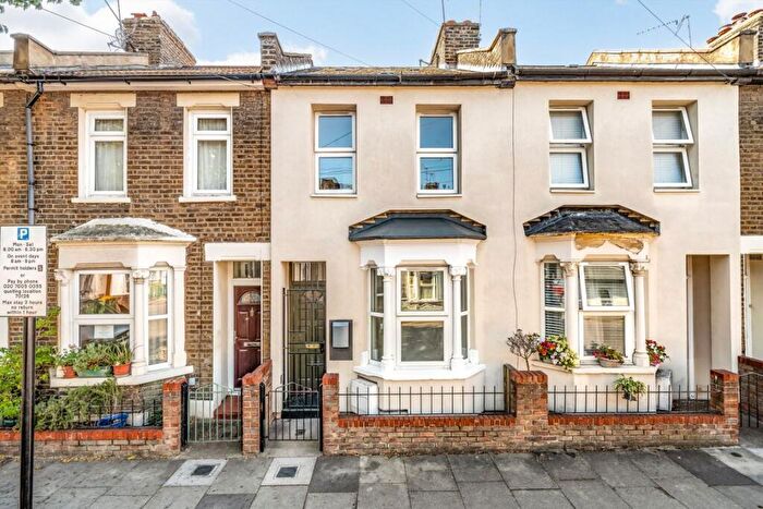 2 Bedroom House For Sale In Holness Road, Stratford, E15