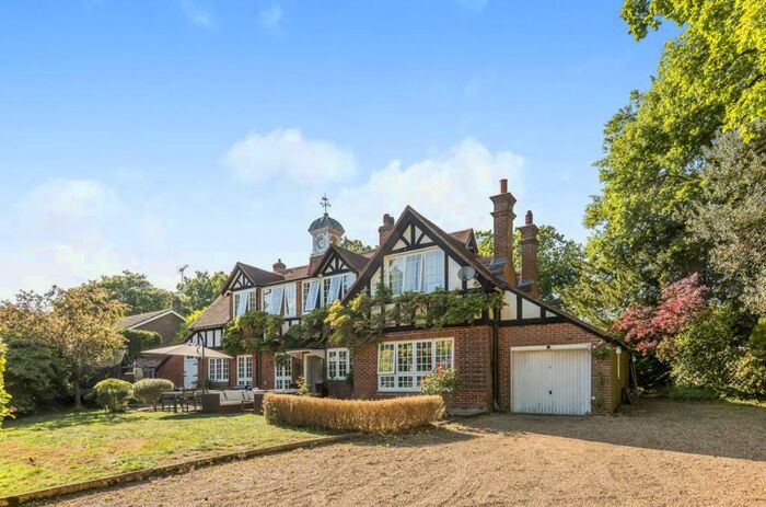 4 Bedroom Detached House To Rent In Frimley, Camberley, GU16