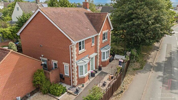 4 Bedroom Detached House For Sale In Ebley Road, Stonehouse, GL10