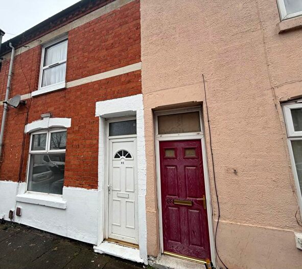3 Bedroom Property To Rent In Spencer Street, Northampton, NN5