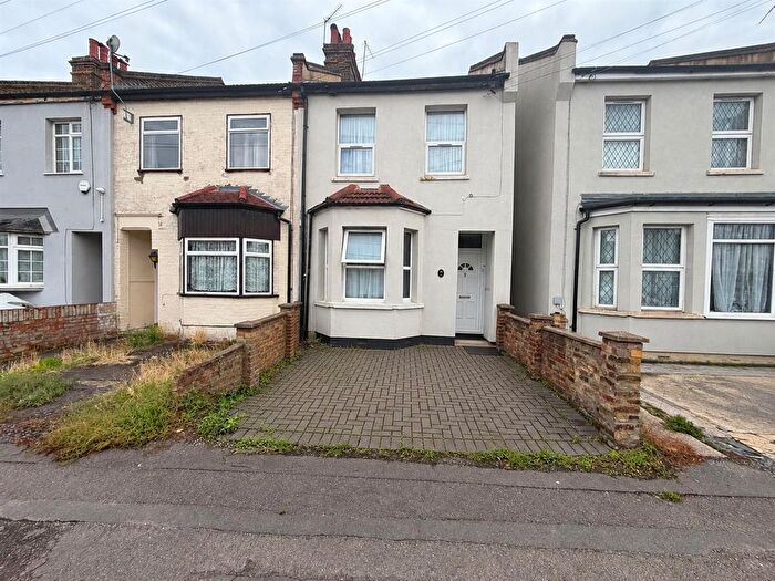 2 Bedroom Maisonette To Rent In Angel Lane, Hayes, UB3