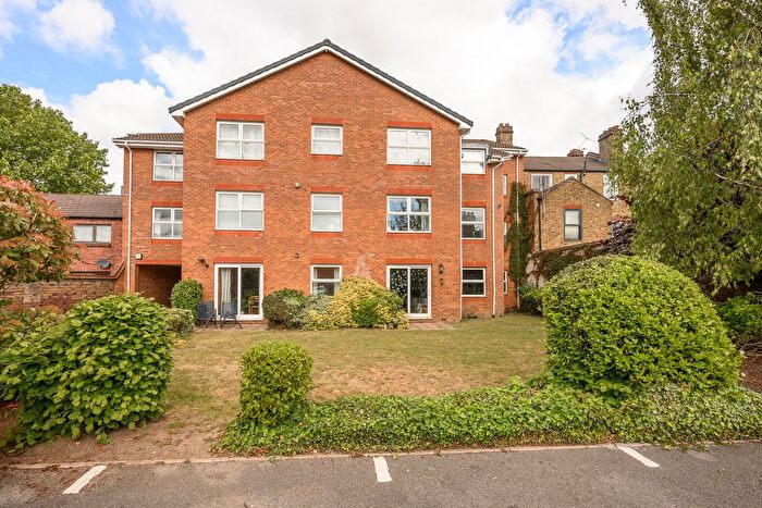 2 Bedroom Flat For Sale In Kingston Road, London, SW19