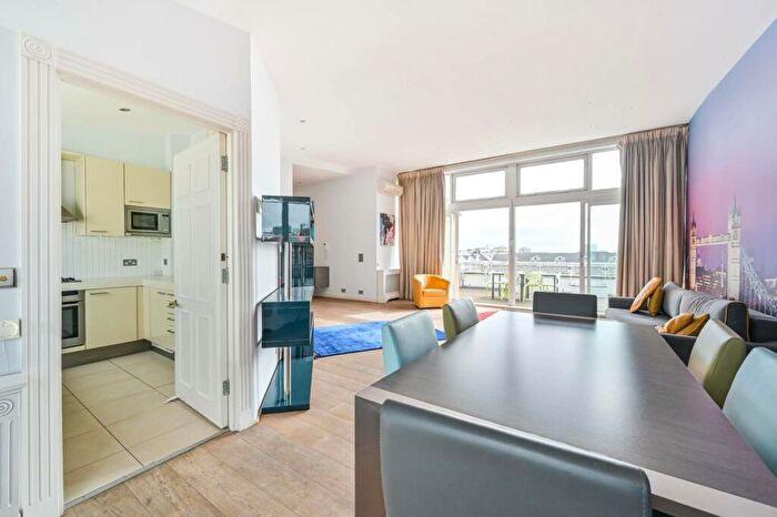 2 Bedroom Flat To Rent In North Bank, St John's Wood, London, NW8