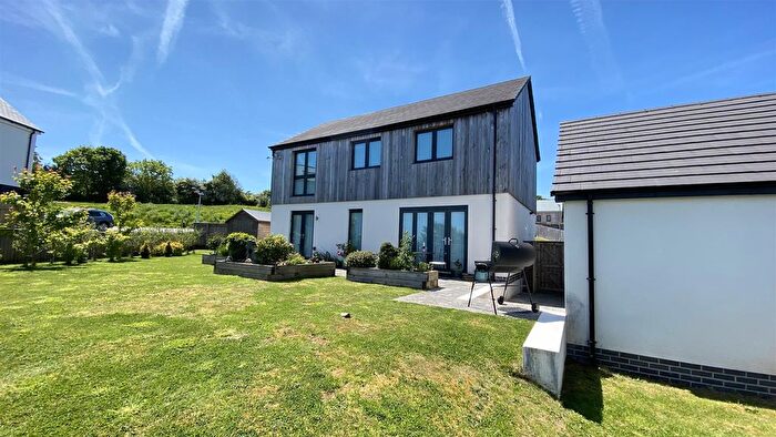 3 Bedroom Detached House For Sale In Windmill Park, Launceston, PL15