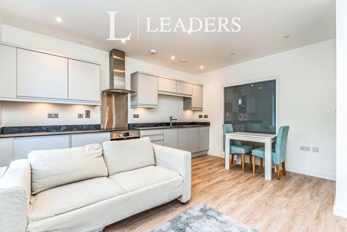 2 Bedroom Flat To Rent In Saxon Gate, Back Of The Walls, SO14