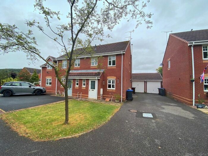 3 Bedroom Property To Rent In Kenilworth Walk, Cheadle, Stoke-On-Trent, ST10