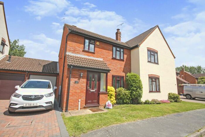 3 Bedroom Semi-Detached House To Rent In Heron Road, Kelvedon, CO5