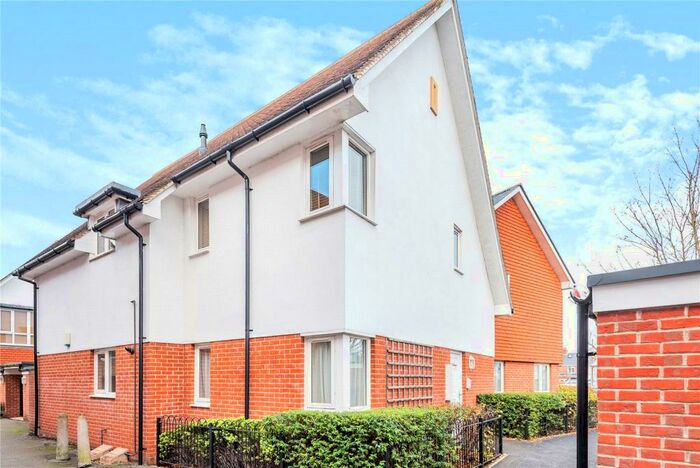 2 Bedroom Apartment To Rent In Latimer Street, Romsey, Hampshire, SO51