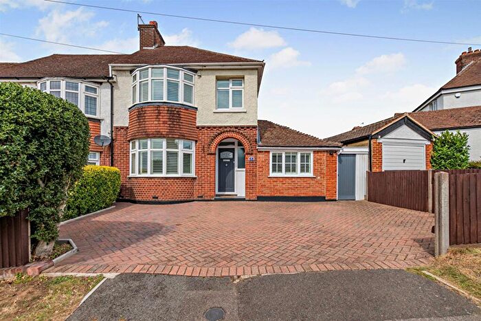 4 Bedroom End Of Terrace House For Sale In Dickens Road, Maidstone, ME14