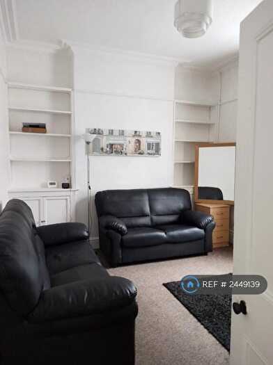 3 Bedroom Terraced House To Rent In Augusta Street, Cardiff, CF24