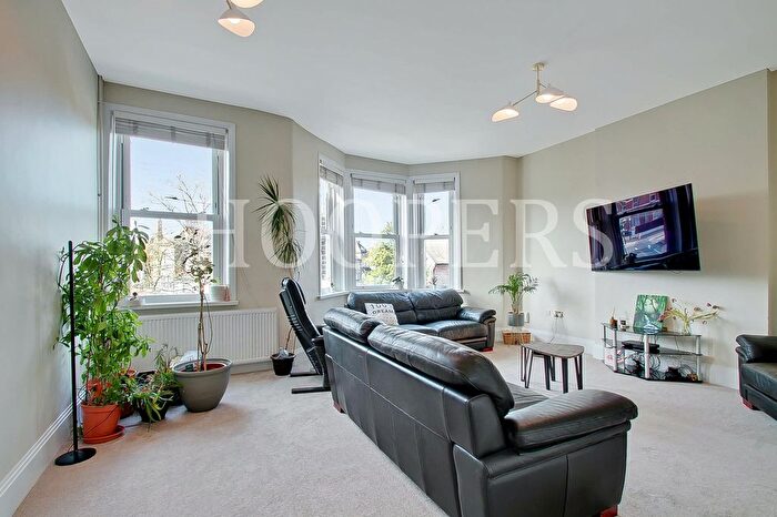 3 Bedroom Flat To Rent In Craven Park, London, NW10