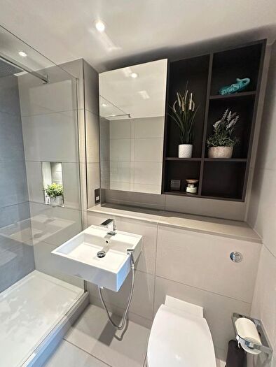 2 Bedroom Flat To Rent In Daneland Walk, London, N17