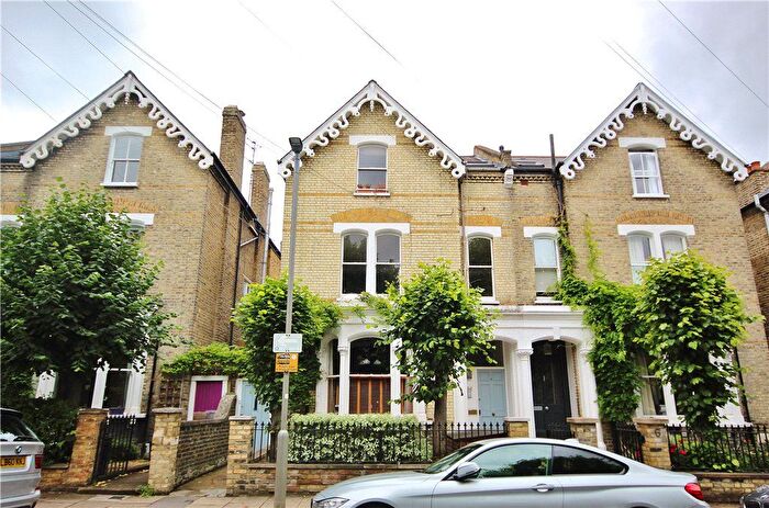 2 Bedroom Flat To Rent In Winthorpe Road, Putney, SW15