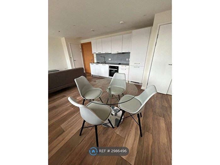 1 Bedroom Flat To Rent In Berkshire House, Maidenhead, SL6