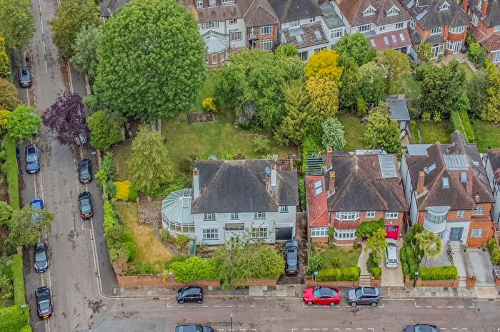 4 Bedroom Detached House For Sale In Chester Avenue, Richmond, TW10