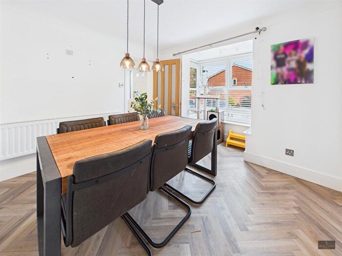 5 Bedroom Detached House For Sale In Norman Drive., Cullompton, EX15