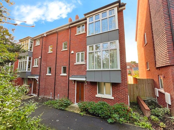 4 Bedroom End Of Terrace House For Sale In Snowdrop Walk, Folkestone, CT20