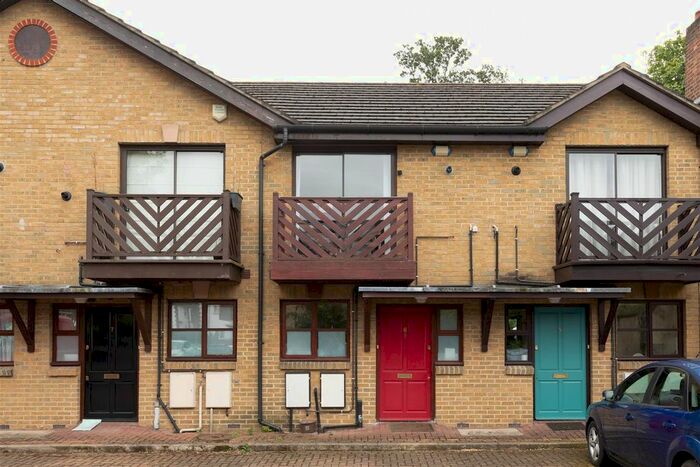 2 Bedroom Property To Rent In Alander Mews, London, E17