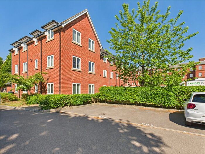 2 Bedroom Flat To Rent In Portland Way, Knowle Village, Fareham, PO17