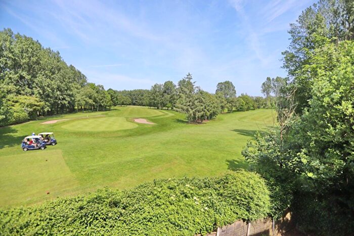 3 Bedroom Flat For Sale In Links View Court, Whitefield, M45