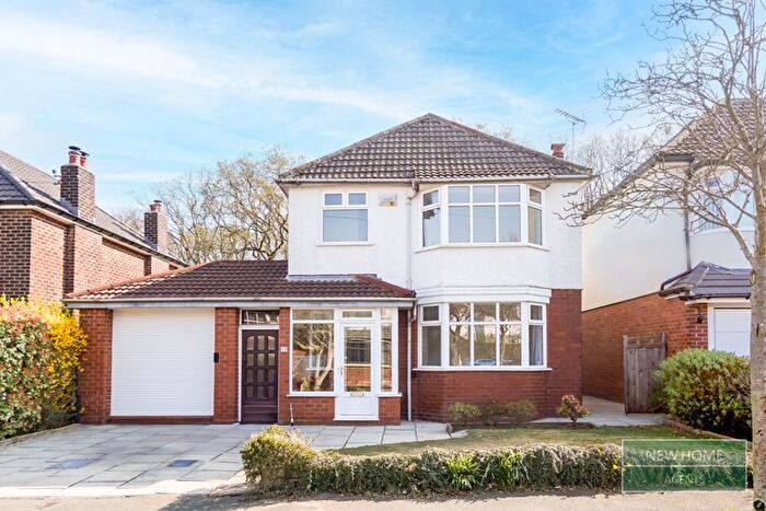 3 Bedroom Detached House For Sale In Parkfield Road, Cheadle Hulme, Cheadle, SK8