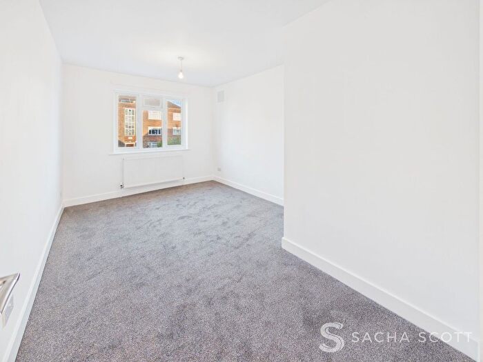 2 Bedroom Flat To Rent In Nork Way, Banstead, SM7