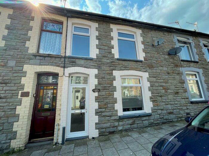 3 Bedroom Terraced House To Rent In Islwyn Street, Cwmfelinfach, NP11