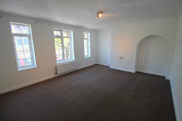 3 Bedroom Flat To Rent In High Street Orpington, BR6