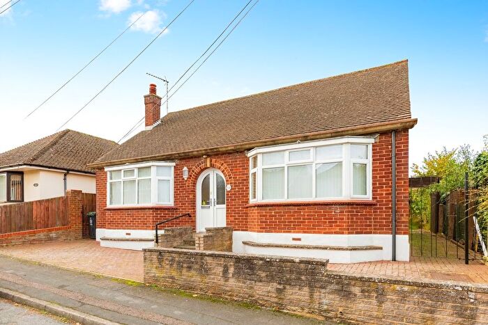 2 Bedroom Detached Bungalow For Sale In Fern Road, Rushden, NN10