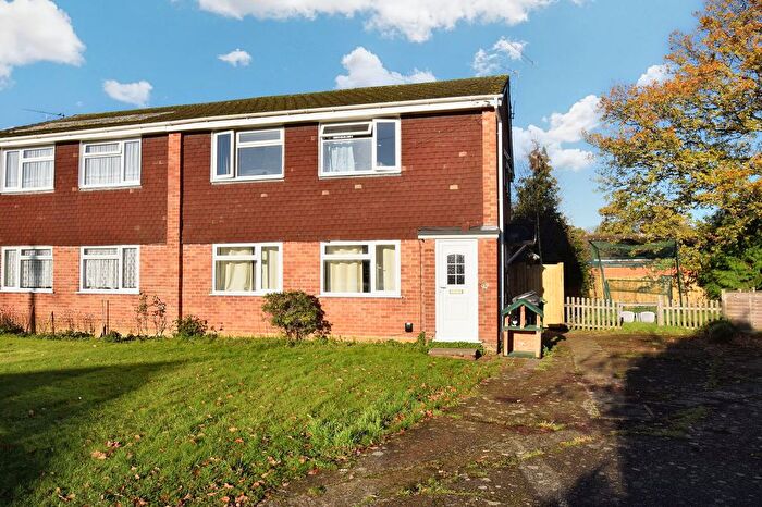 2 Bedroom Maisonette For Sale In Meon Crescent, Chandler's Ford, SO53