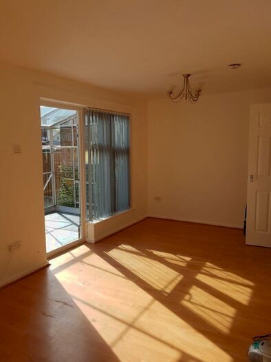 2 Bedroom Terraced House To Rent In Manilla Walk Manchester, M11