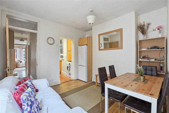 2 Bedroom Flat To Rent In Vera Road, Fulham, SW6