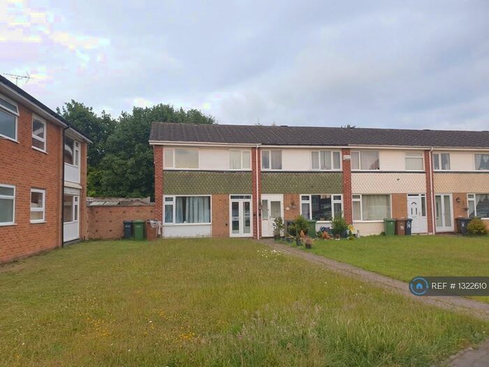 3 Bedroom End Of Terrace House To Rent In Whar Hall Road, Solihull, B92