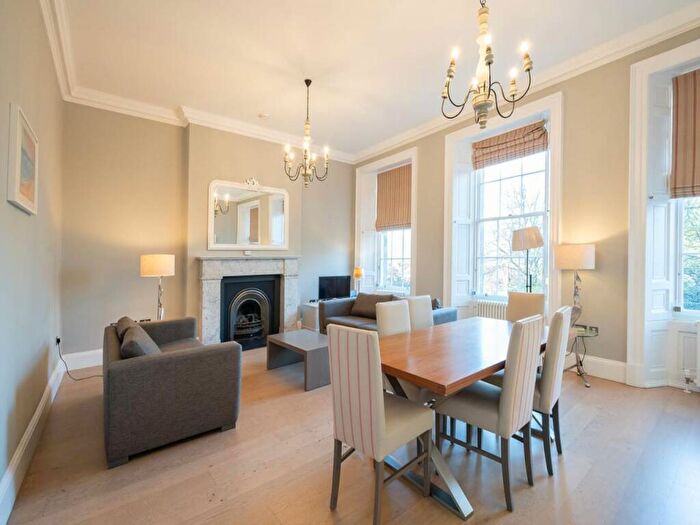 2 Bedroom Flat To Rent In Queen Street, City Centre, Edinburgh, EH2