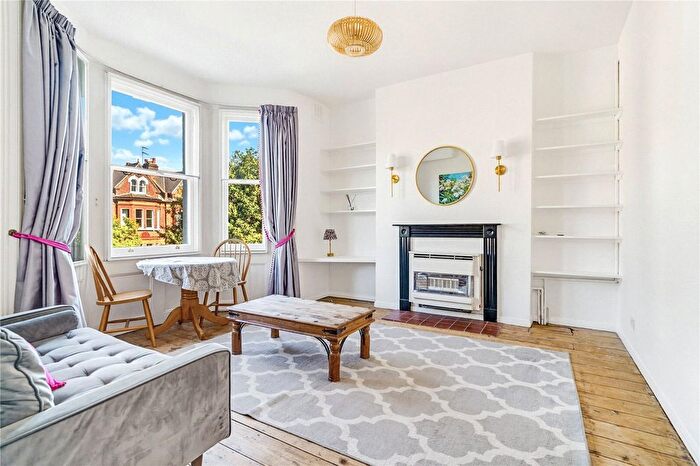 1 Bedroom Flat To Rent In Trinity Road, SW18
