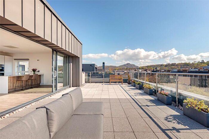 3 Bedroom Penthouse For Sale In Shrubhill Walk, Edinburgh, EH7