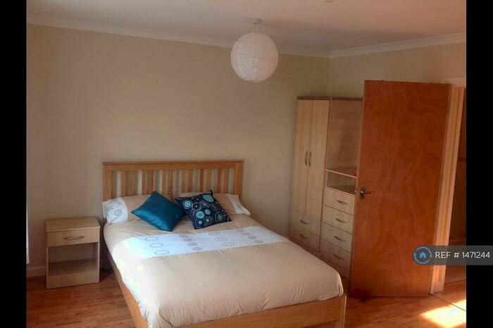 1 Bedroom Flat To Rent In Zinzan Street, Reading, RG1