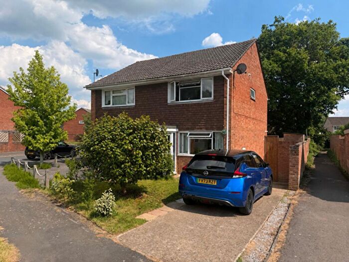2 Bedroom Semi-Detached House For Sale In Hedge End, Southampton, SO30