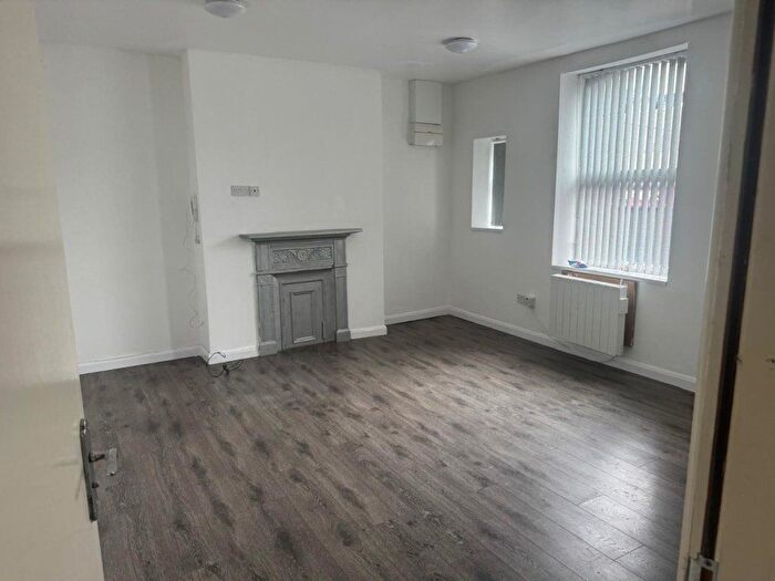 2 Bedroom Flat To Rent In Nesfield Street, Bradford, BD1