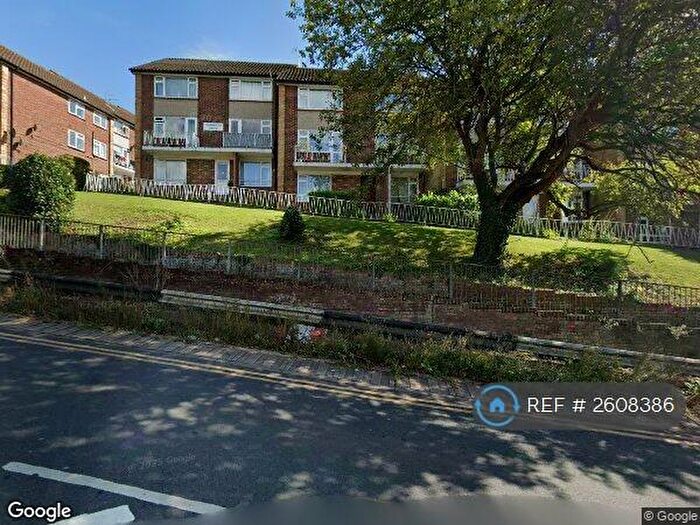 2 Bedroom Flat To Rent In Amersham Hill, High Wycombe, HP13