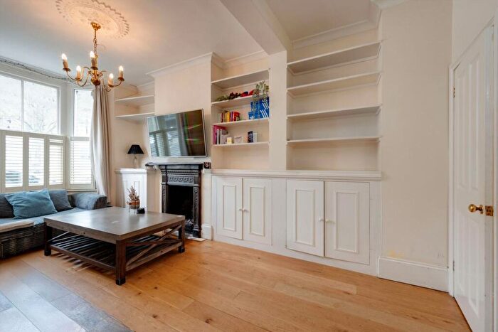 4 Bedroom House For Sale In Kerrison Road, Battersea, SW11