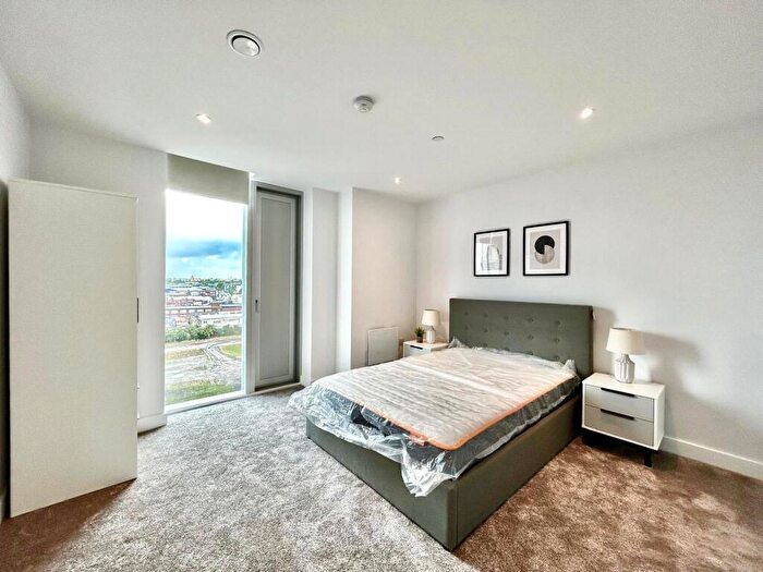 2 Bedroom Apartment To Rent In Dantzic Street, Manchester, M4