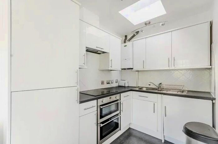 1 Bedroom Flat To Rent In Gray's Inn Road, Camden, WC1X